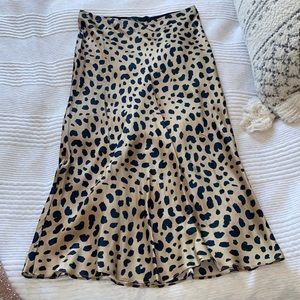 Réalisation Par leopard midi skirt